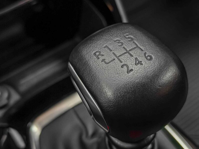 
								Peugeot 2008 full									