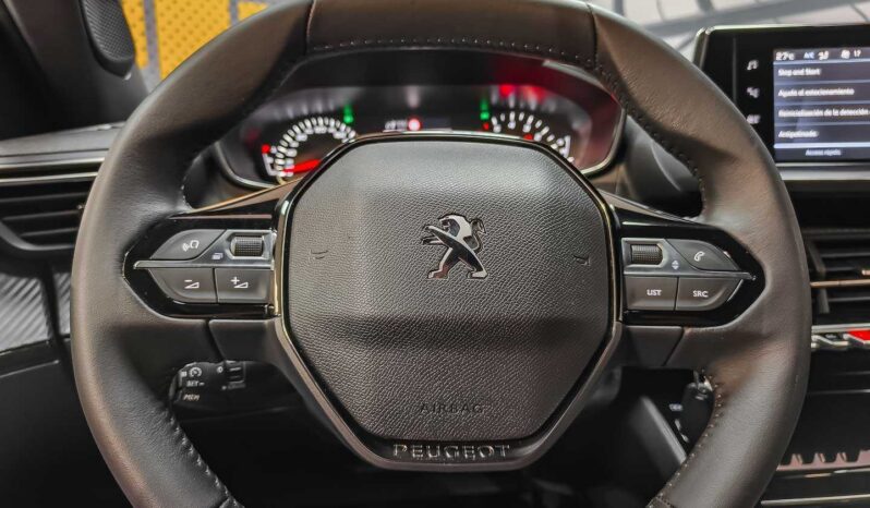 
								Peugeot 2008 full									