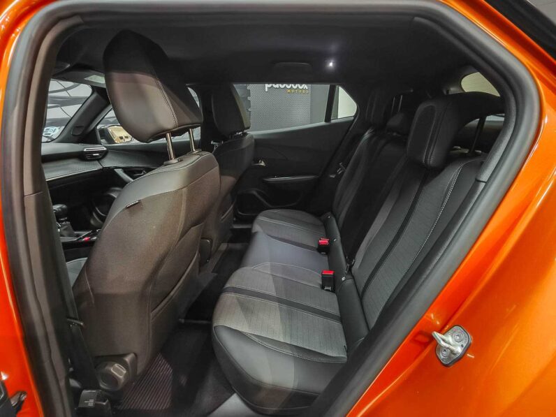 
								Peugeot 2008 full									