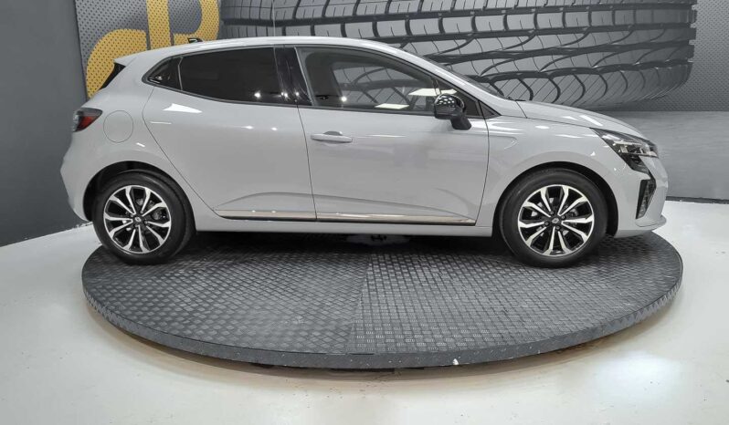 
								renault Clio full									