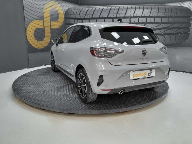 
								renault Clio full									