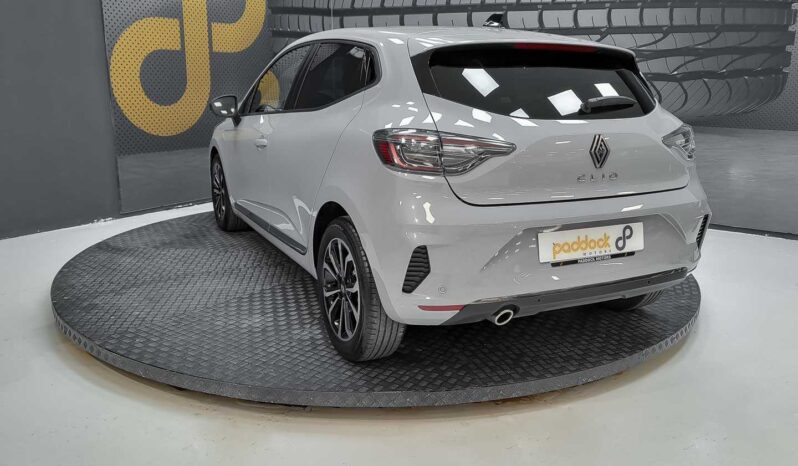 
								renault Clio full									
