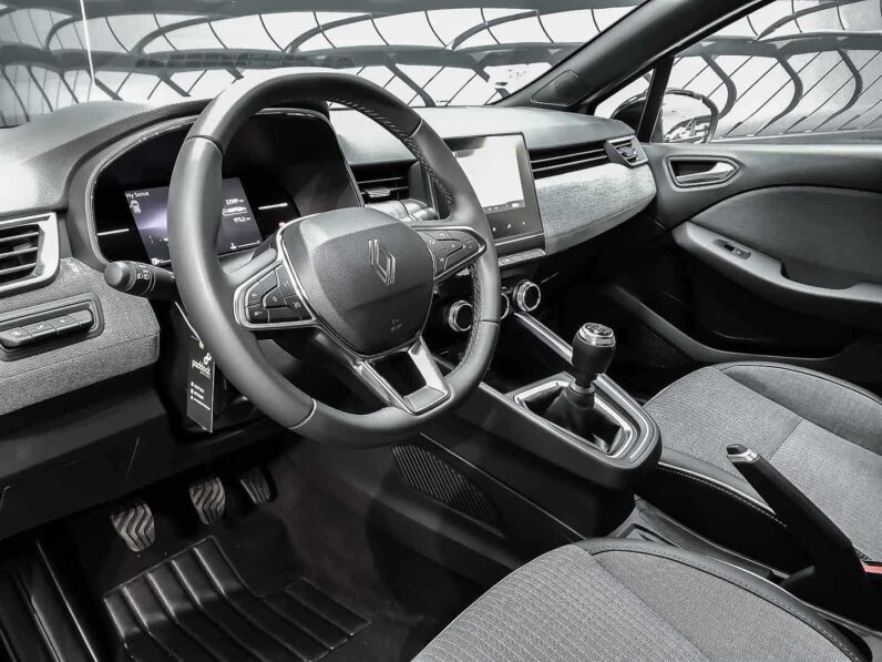 
								renault Clio full									