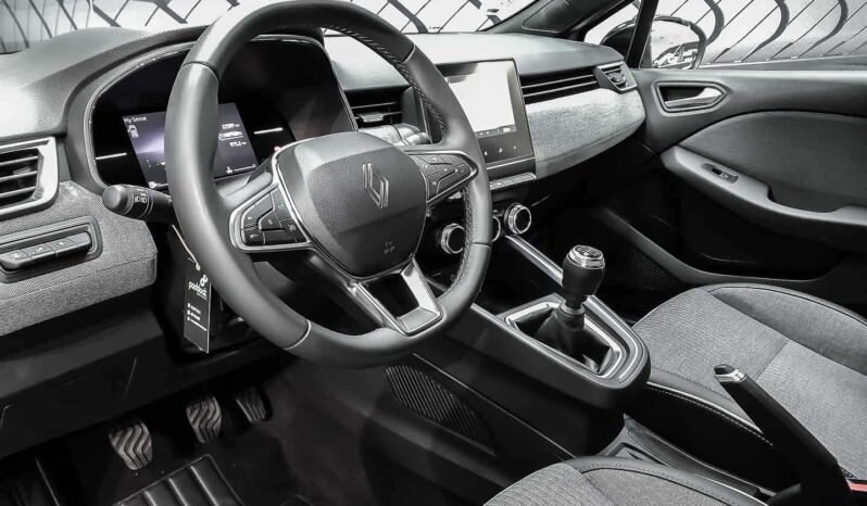 
								renault Clio full									