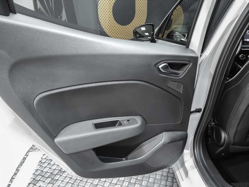 
								renault Clio full									