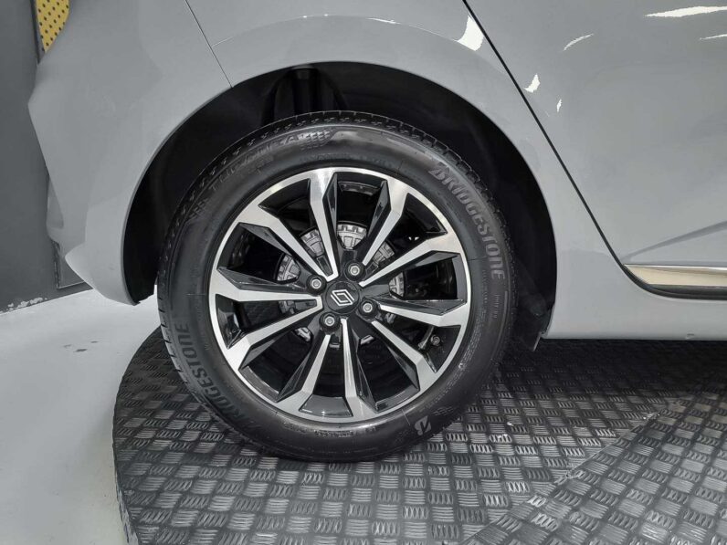 
								renault Clio full									