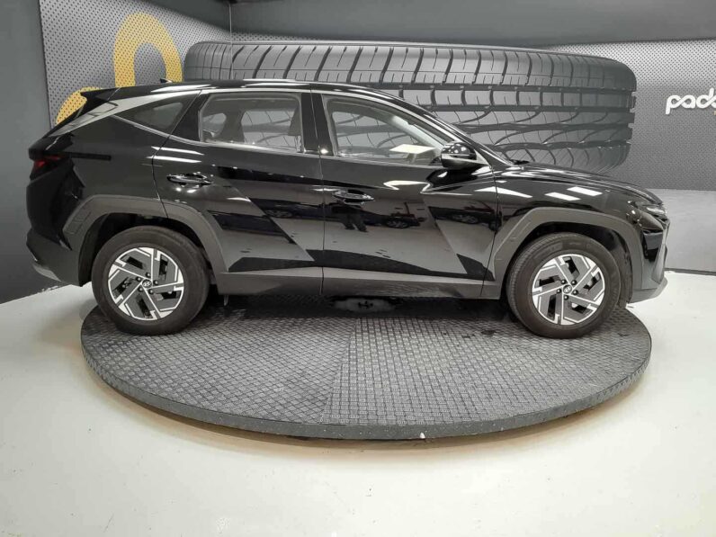 
								Hyundai Tucson full									