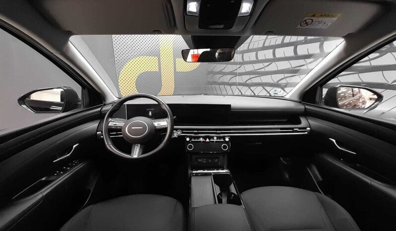 
								Hyundai Tucson full									