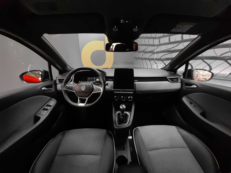 
								renault Clio full									