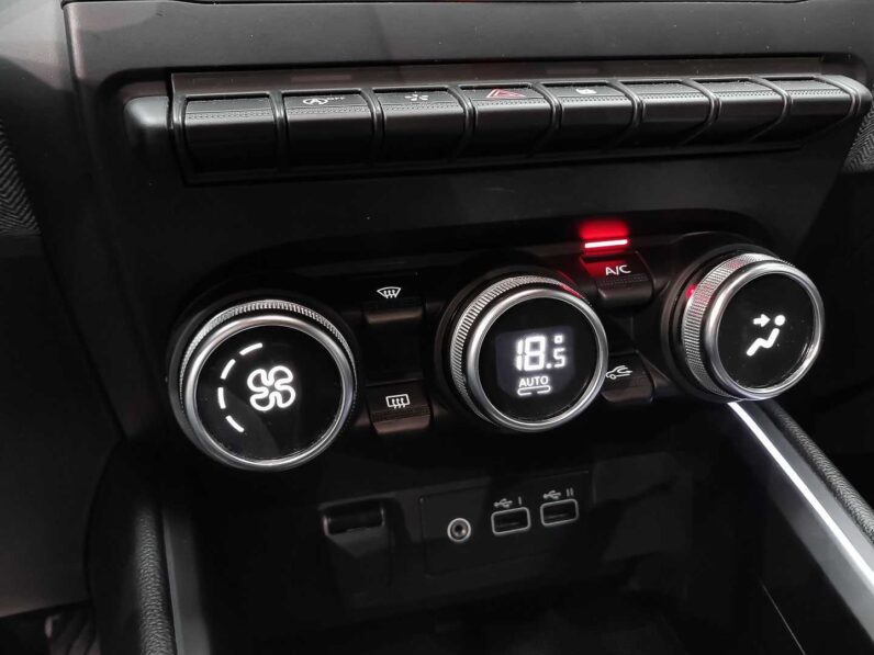 
								renault Clio full									