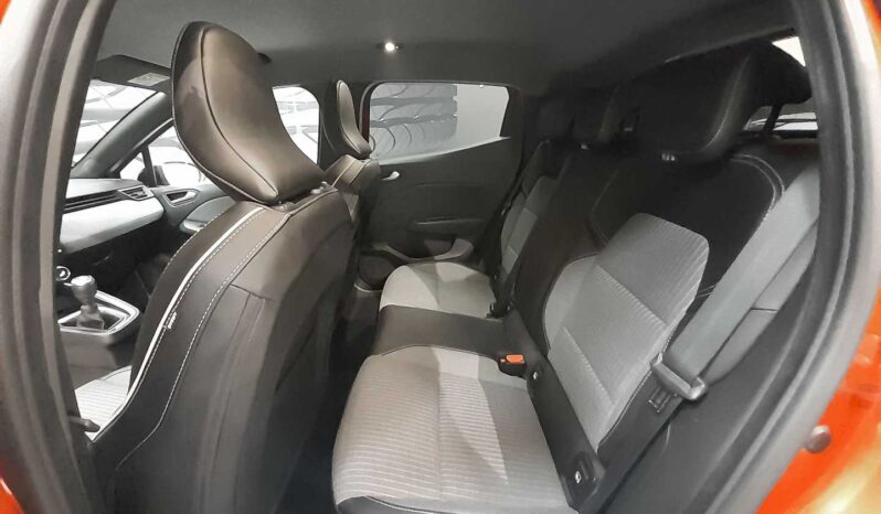 
								renault Clio full									