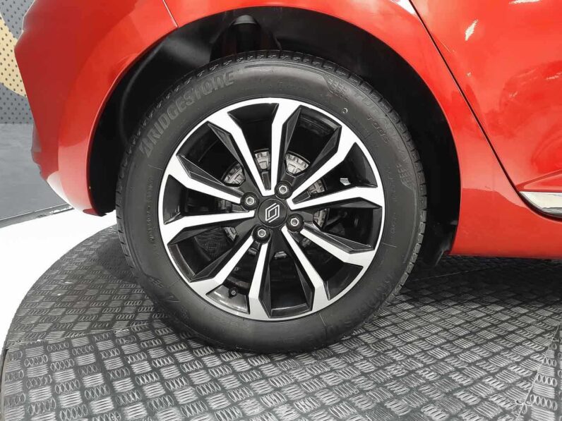
								renault Clio full									