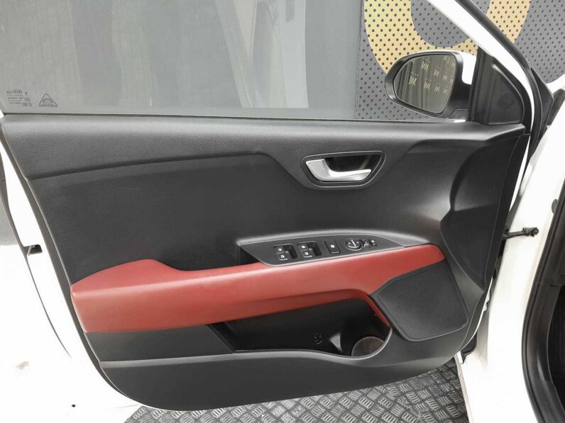 
								Kia Rio full									