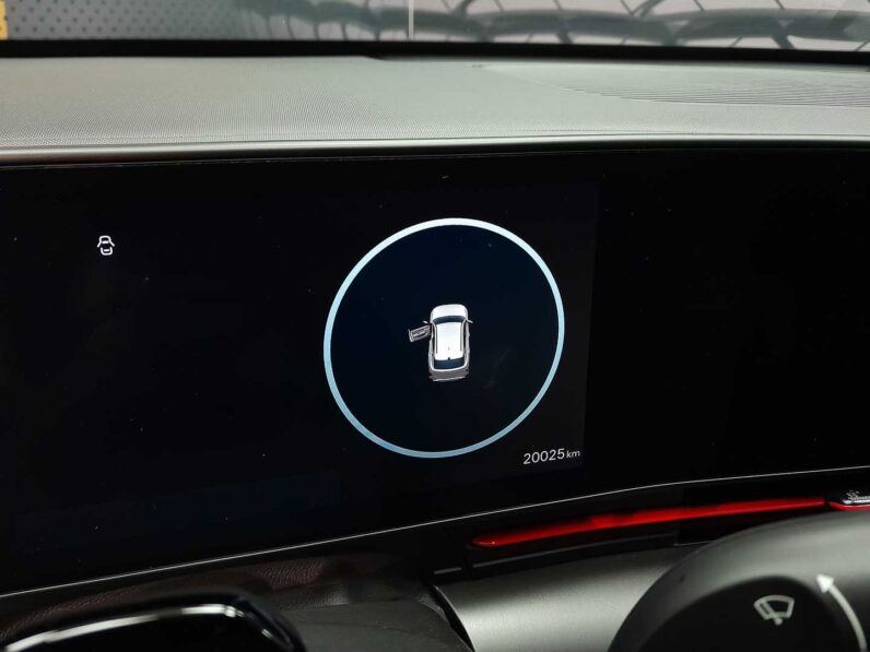 
								Hyundai Kona full									