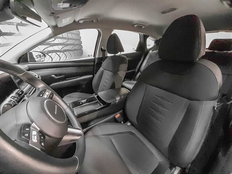 
								Hyundai Tucson full									