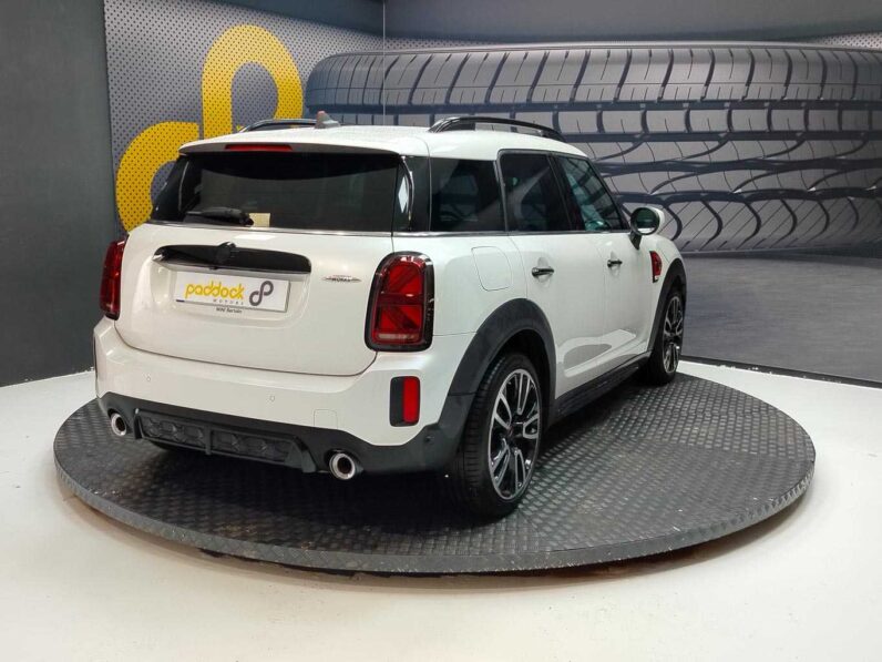 
								Mini Countryman full									