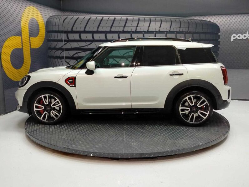 
								Mini Countryman full									