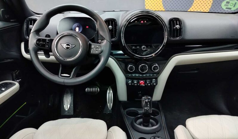 
								Mini Countryman full									