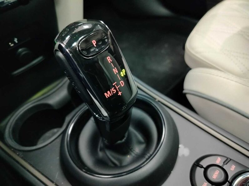 
								Mini Countryman full									