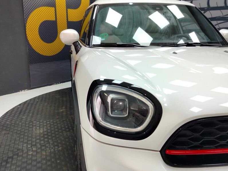 
								Mini Countryman full									