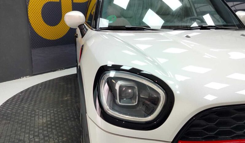 
								Mini Countryman full									