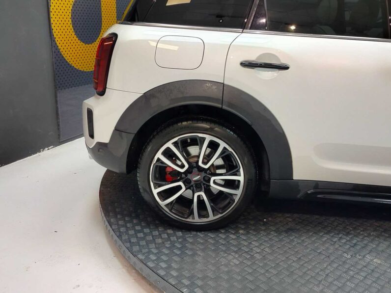 
								Mini Countryman full									