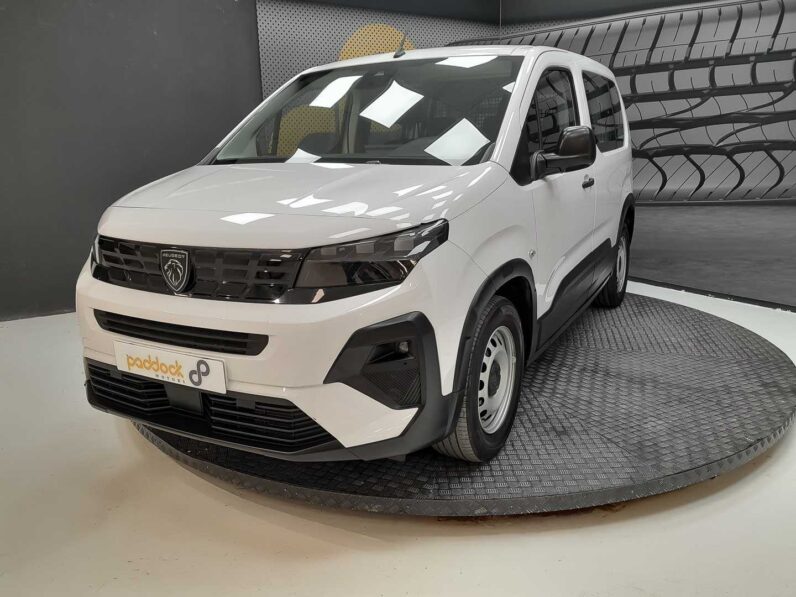
								Peugeot Rifter full									