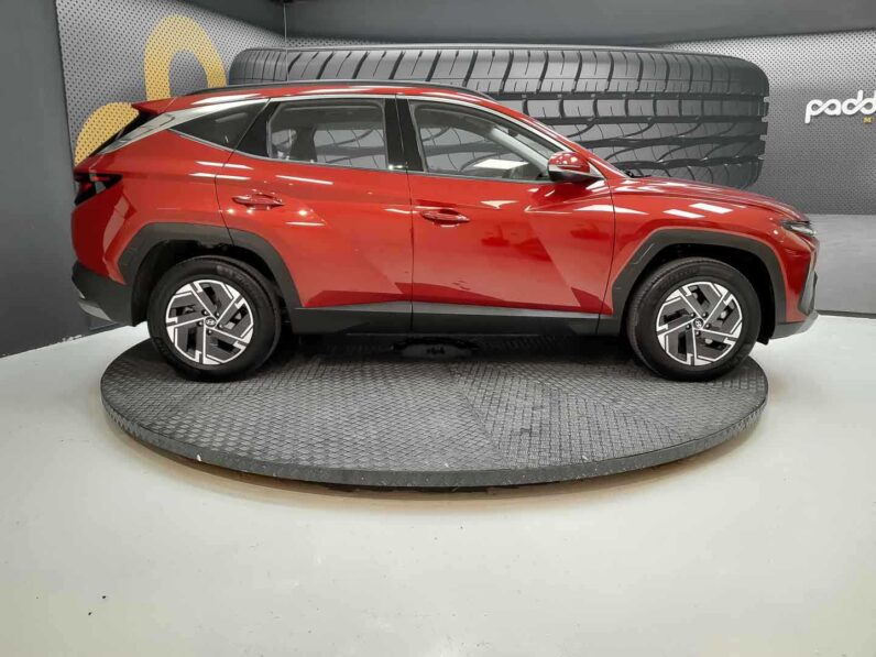 
								Hyundai Tucson full									
