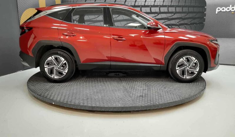 
								Hyundai Tucson full									