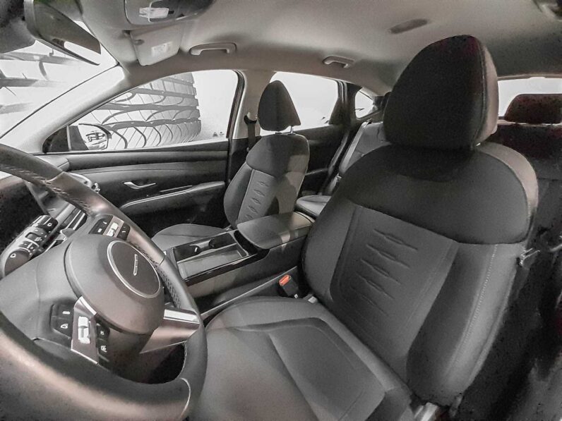 
								Hyundai Tucson full									