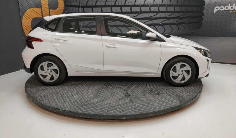 
								Hyundai i20 full									