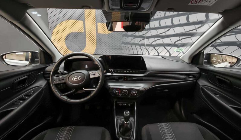 
								Hyundai i20 full									