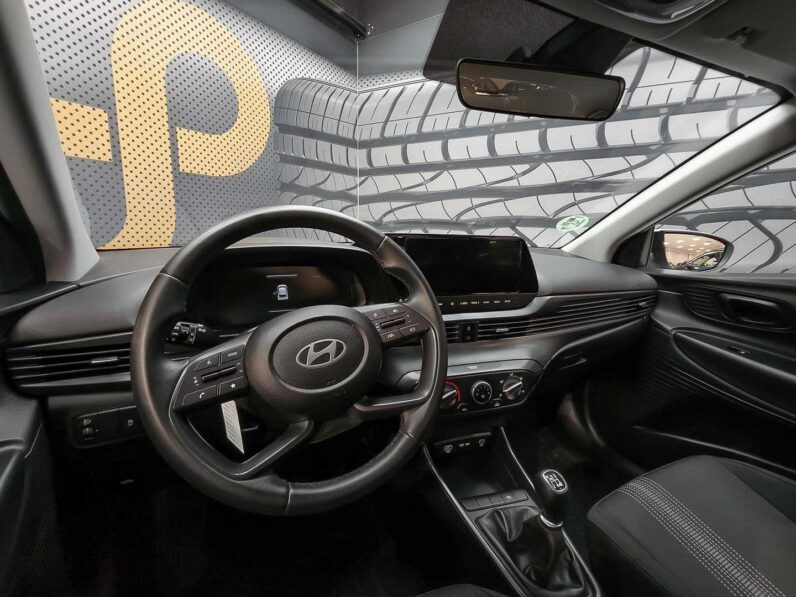 
								Hyundai i20 full									