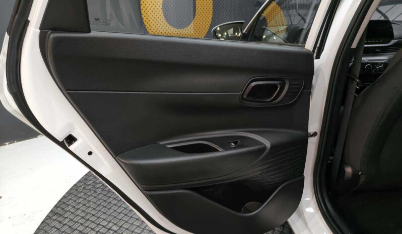 
								Hyundai i20 full									