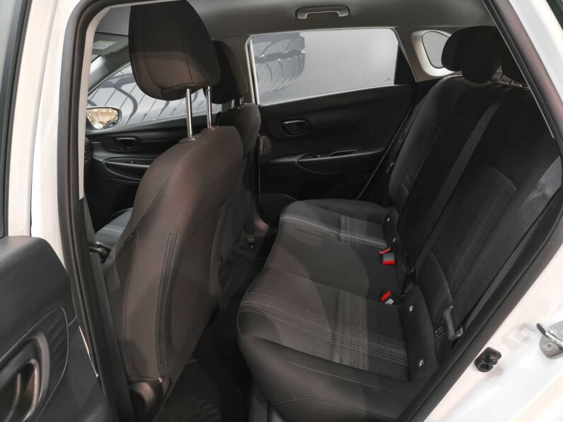 
								Hyundai i20 full									