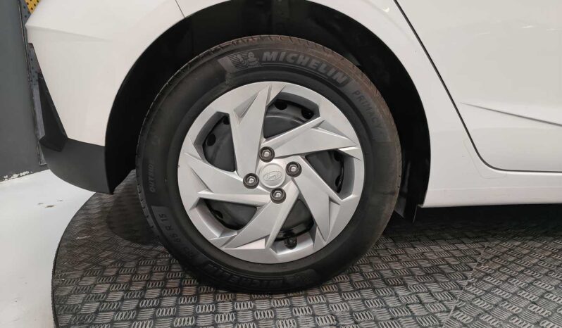 
								Hyundai i20 full									