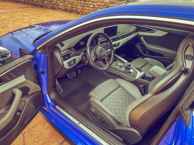 
								Audi S5 COUPÉ full									