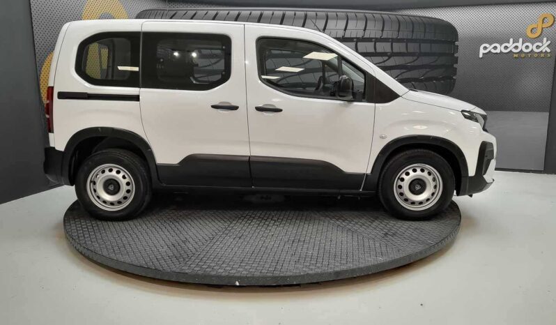 
								Peugeot Rifter ALLURE full									