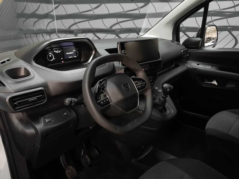
								Peugeot Rifter ALLURE full									