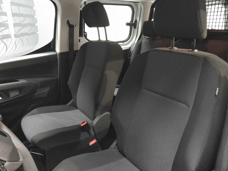 
								Peugeot Rifter ALLURE full									