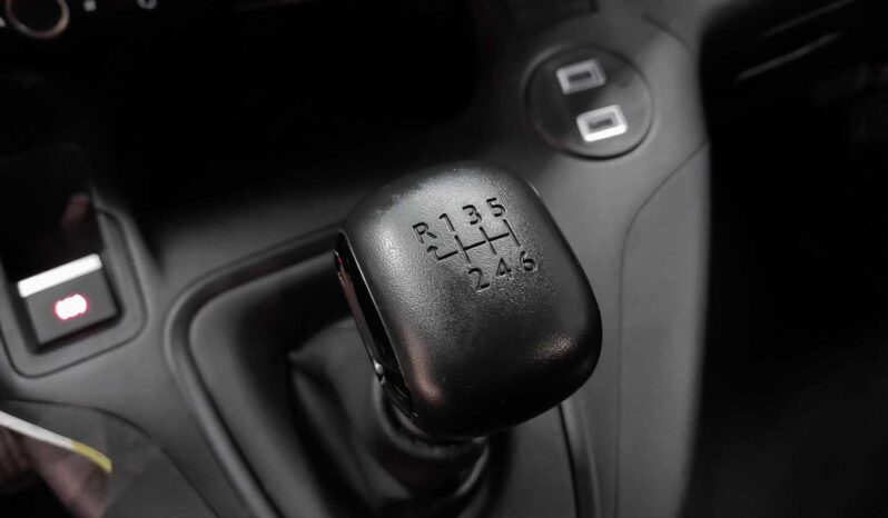 
								Peugeot Rifter ALLURE full									