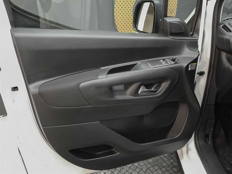 
								Peugeot Rifter ALLURE full									