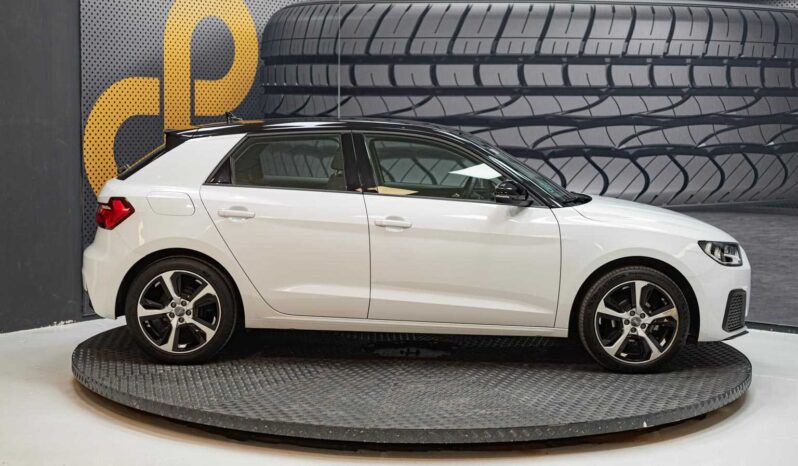 
								Audi A1 ADVANCED full									