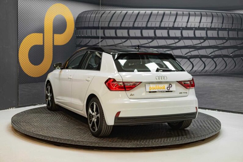 
								Audi A1 ADVANCED full									