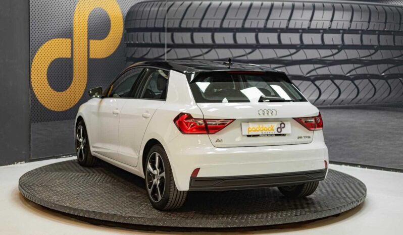 
								Audi A1 ADVANCED full									