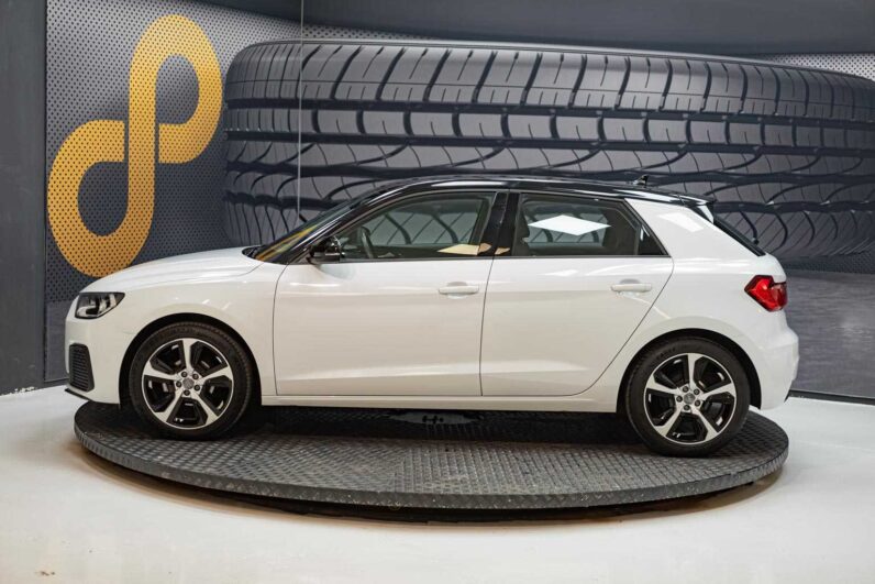 
								Audi A1 ADVANCED full									