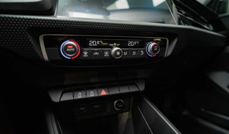 
								Audi A1 ADVANCED full									