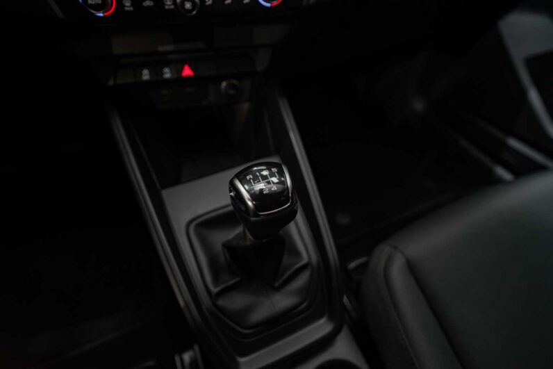 
								Audi A1 ADVANCED full									