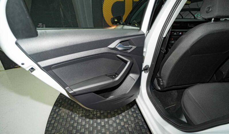 
								Audi A1 ADVANCED full									
