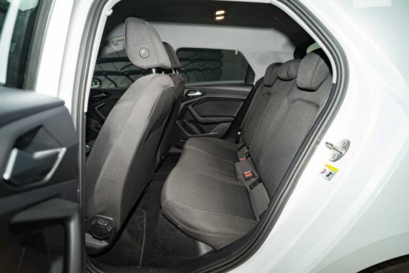 
								Audi A1 ADVANCED full									
